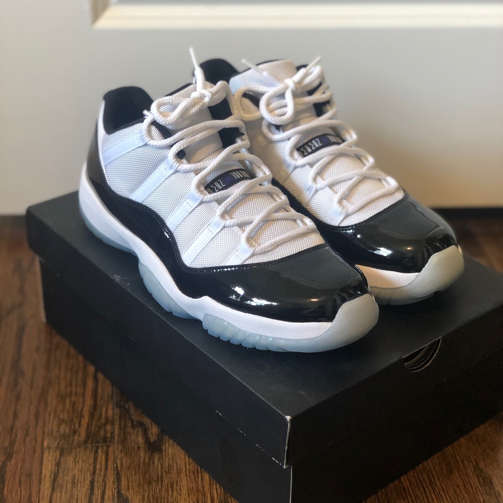 Air Jordan Retro 11 Low “Concord”